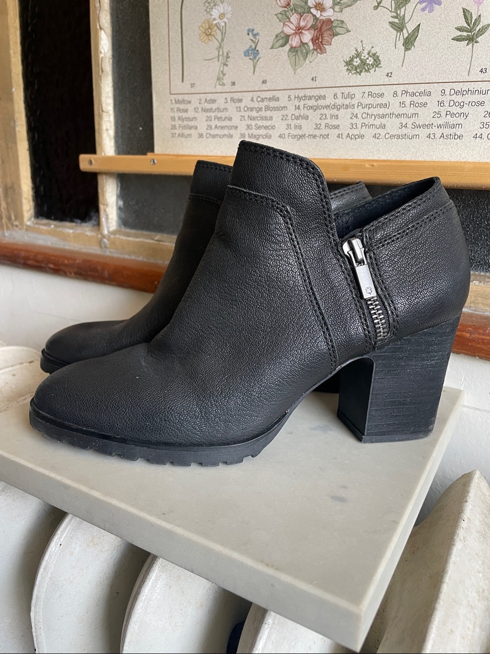 Lucky Brand Black Leather Block Heel Ankle Booties with Side Zip W Sz 9M/40
